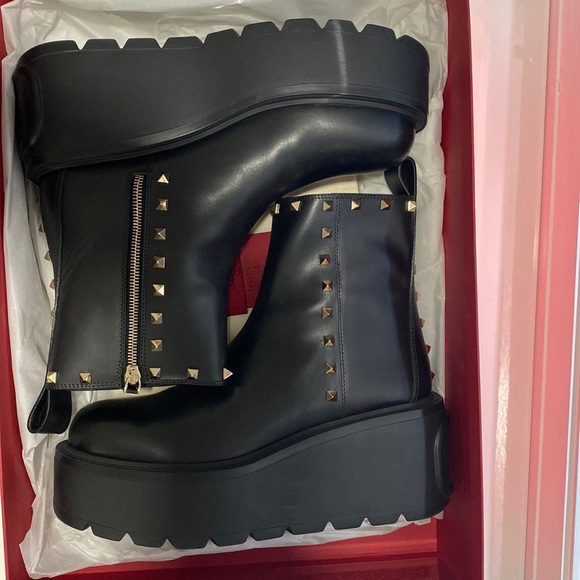 BNIB valentino garavani wedge stud platform boots size 40 - Picture 1 of 17